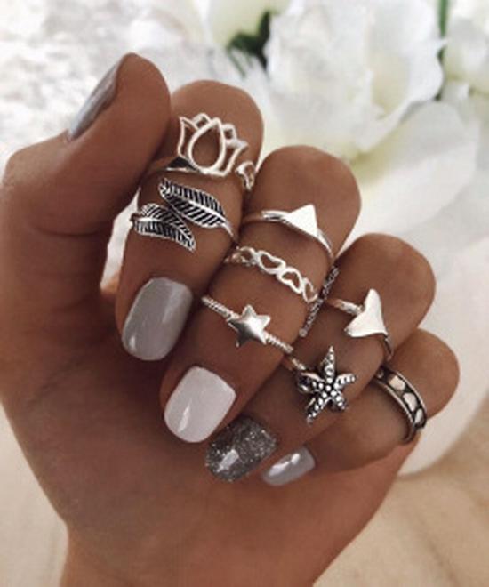 Retro Floral Carved Multi-Piece Stacking Ring Set