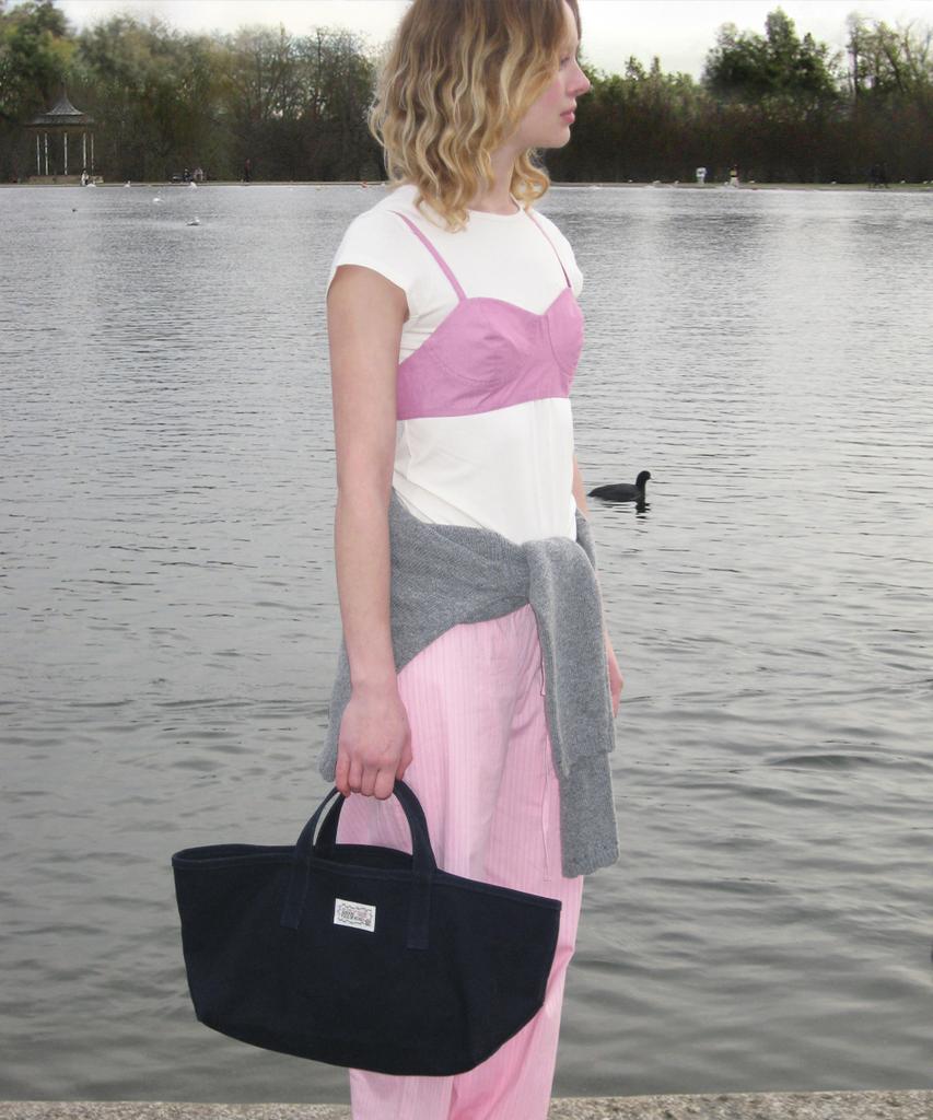 Sinoon Rose Label Point Tote Bag (Navy)