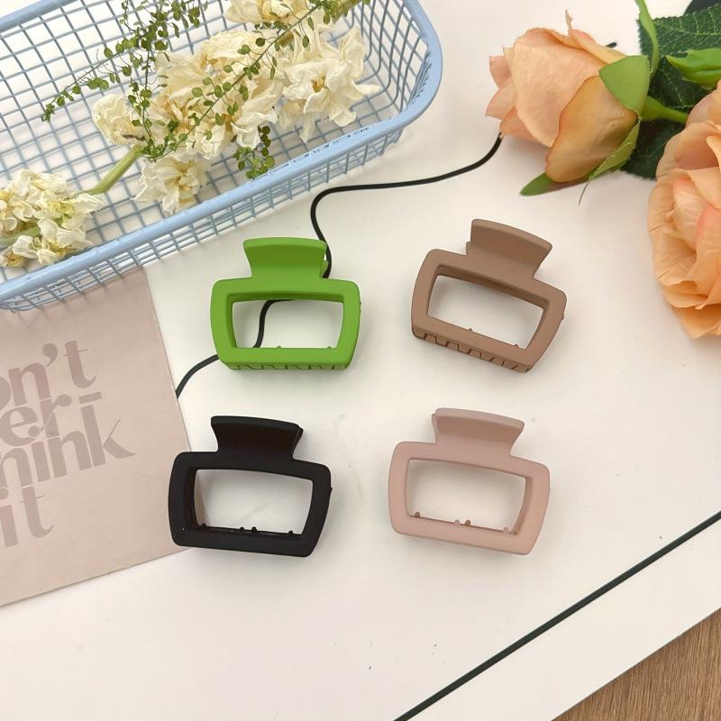 2025 Elegant Matte Square Hair Clip