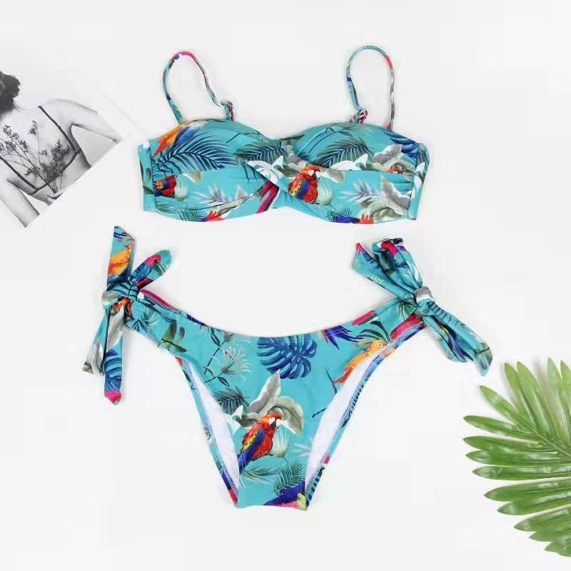 Neuer, bequemer, geteilter, bedruckter, sexy Badeanzug für Damen. Sexy Damen-Bikinianzug mit Schlinge und Streifen in Übergröße