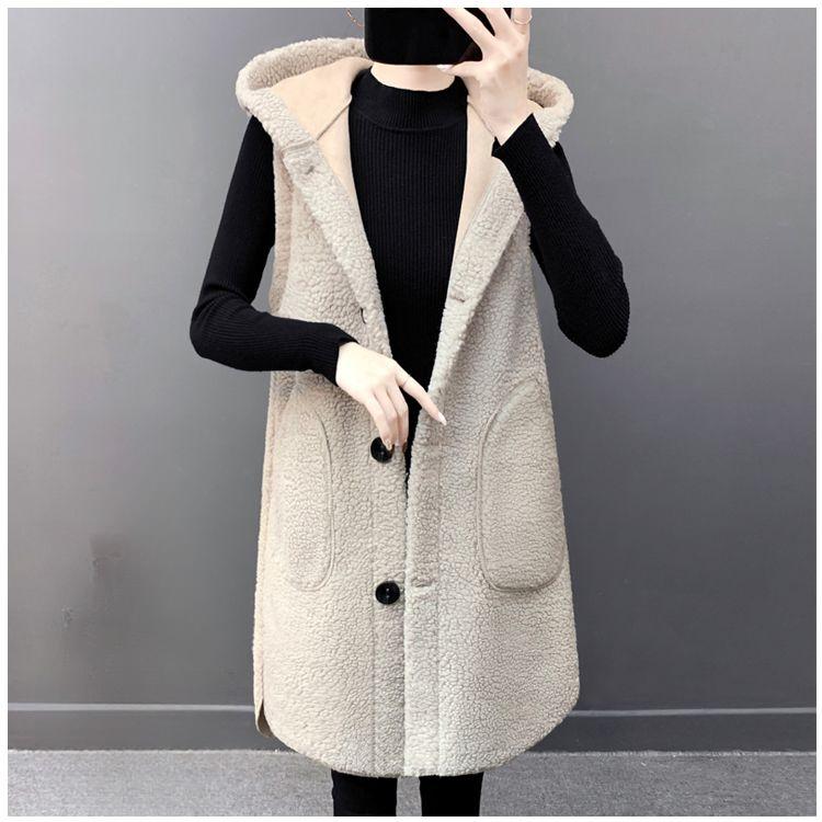 Fashionable Oversized Women's Lamb Wool Vest with Hood and Loose Fit for Autumn Winter