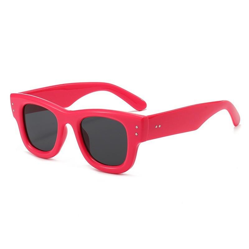 

Female Big Frame Sun Glasses With Uv Protection For Beach And Travel Use Pink