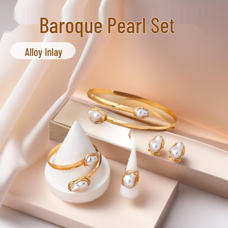 Women s Light Luxury Baroque Pearl Jewelry Set: Necklace, Earrings, Ring & Bracelet with Four-Leaf Clover 18K