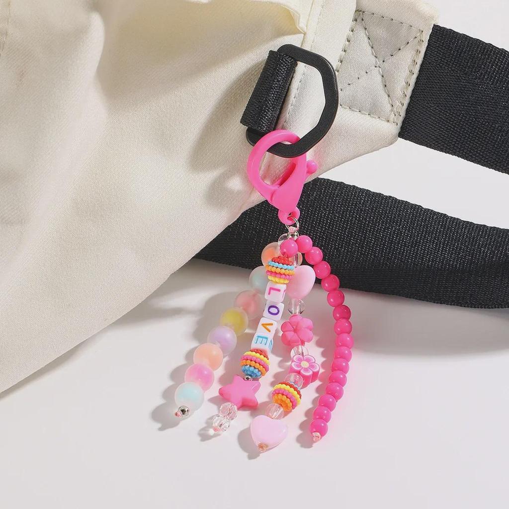 Smiley Face LOVE Letter Keychain Pendant - Cute Gift for Couples or Girlfriends, Perfect for School Bag Accessories