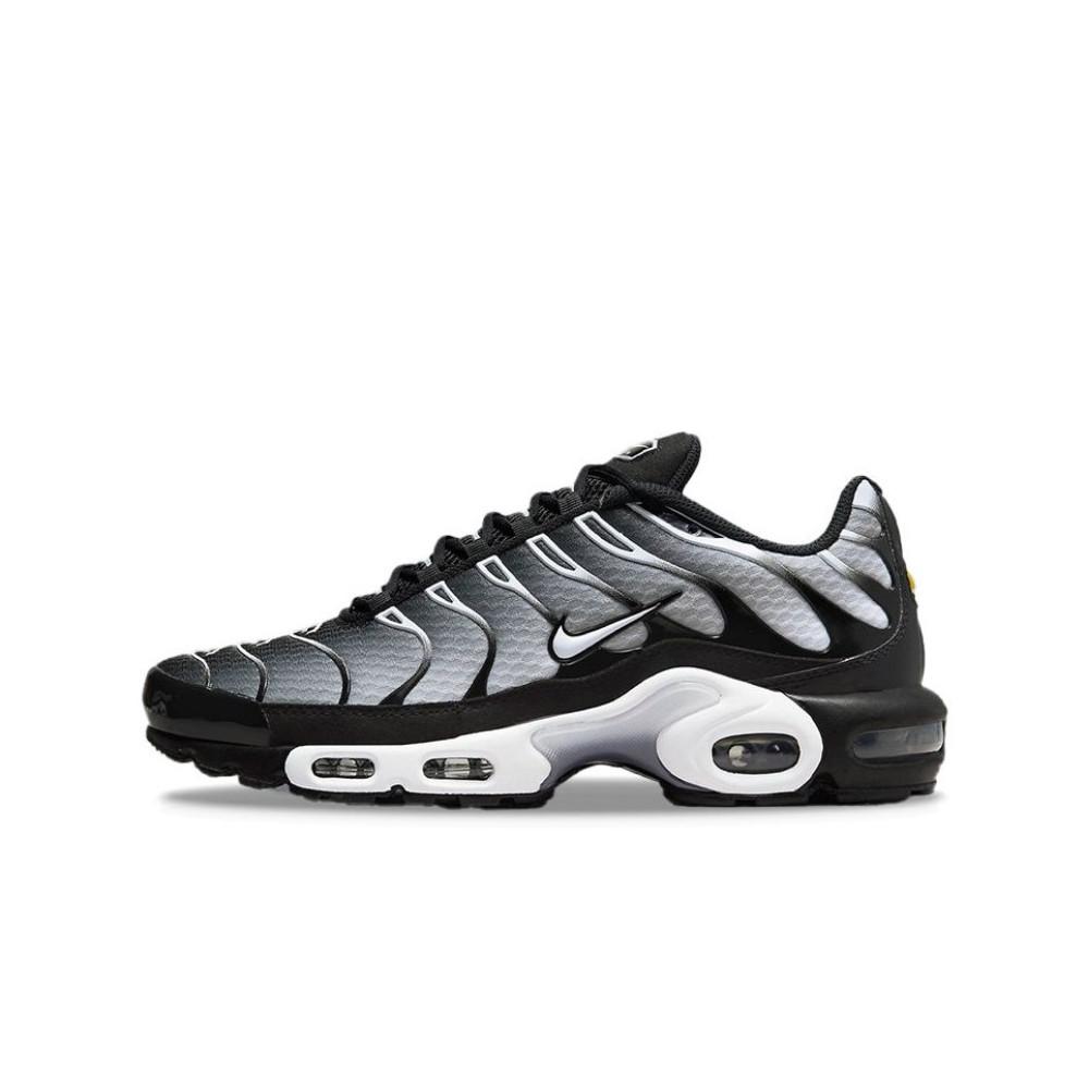 Nike Air Max Plus Black Metallic Silver