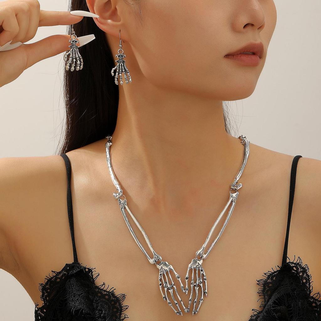 Fashion Personality Dark Style Skeleton Ghost Claw Necklace Finger Bone Earrings Set Halloween Costume Accessories