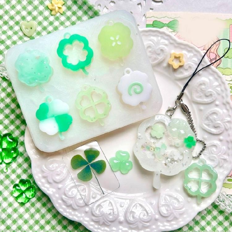 Festival Clovers Ornament Resin Mold 4Pcs Silicone Pendant Mold for Festive Jewelry and Hanging Decoration Crafting