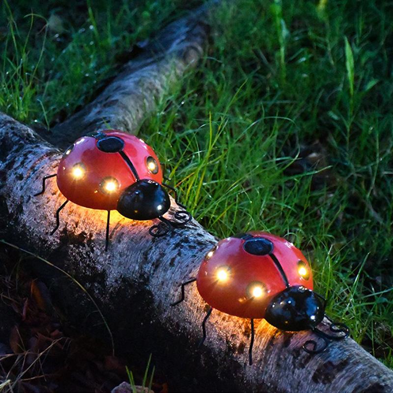 Solar Ladybug Lamp Outdoor Waterproof Garden Statue Wall Hanging LED Solar Powered Light For Garden Lawn Tree Landscape Decor