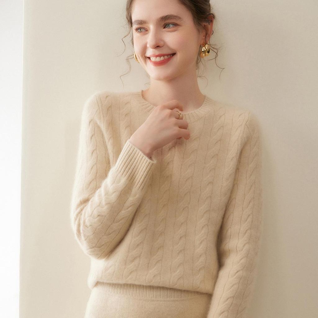 Light Luxury Cashmere Knit Sweater, Round Neck, Thickened, Loose Fit, Autumn/Winter.