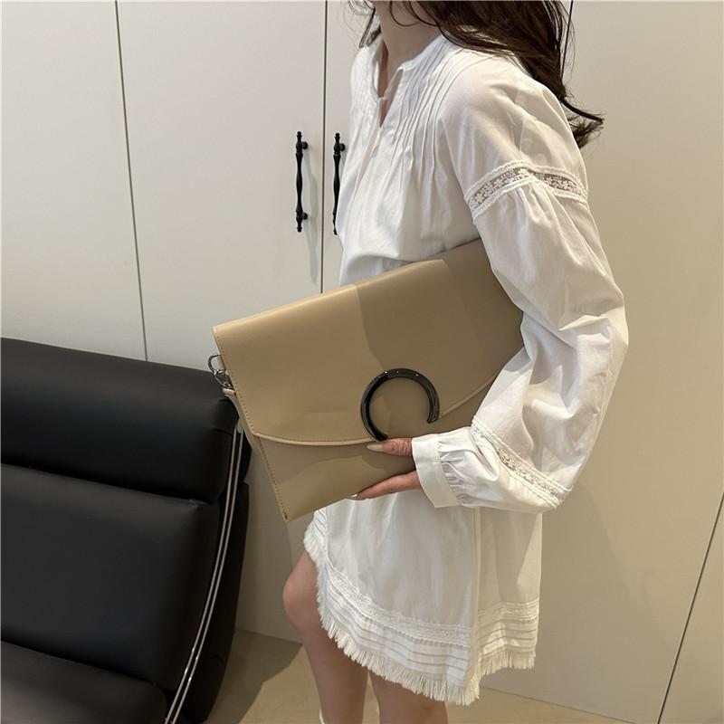 Vintage Damen Umschlag-Clutch-Tasche PU-Leder Große Kapazität Handtasche Mode Halbmond-Schnalle Umhängetasche Elegante Crossbody-Tasche Abendtasche