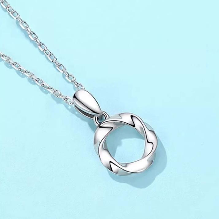 Mobius Ring Necklace Women's ins Light Luxury Niche Simple Clavicle Chain Necklace