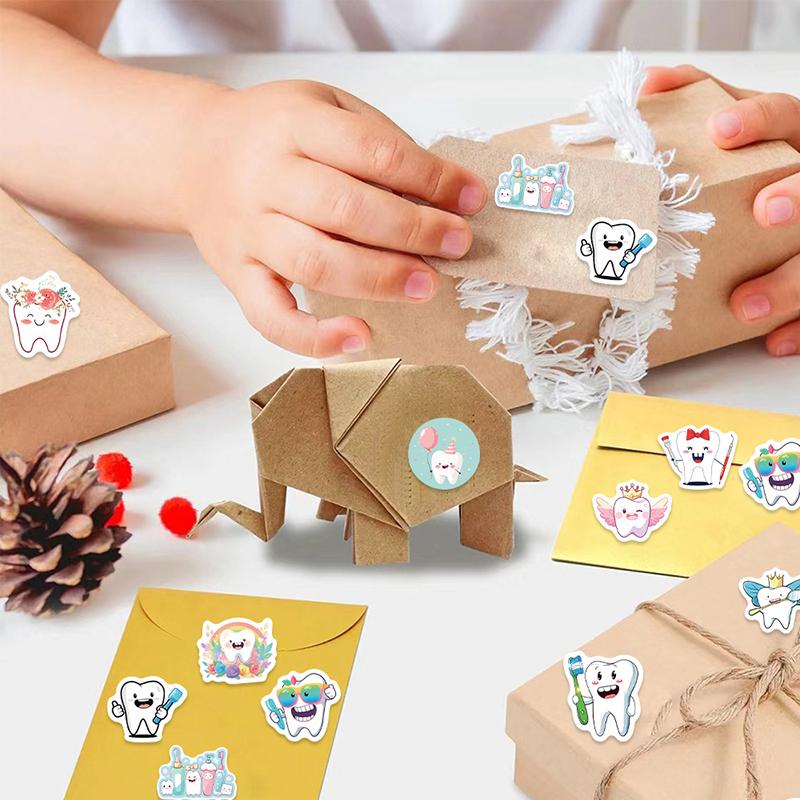 500pcs/Roll Dental Stickers Cartoon Decoration Tooth Shaped Sticker Label Sticker Dentistry Dental Clinic Decals Dental Supplies