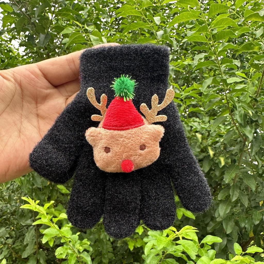 Kids' 3D Cartoon Santa Gloves: Windproof Full-Finger Warmth