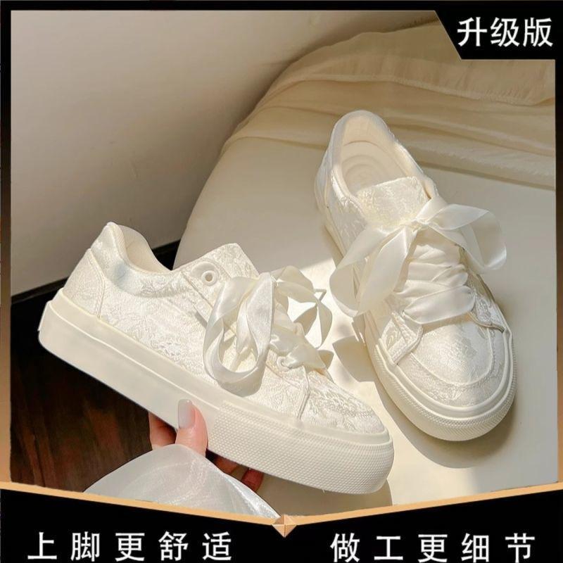 

Новые китайские нишевые неконфликтные кеды женские новые дышащие маленькие белые туфли студенческие универсальные повседневные туфли тренд 40