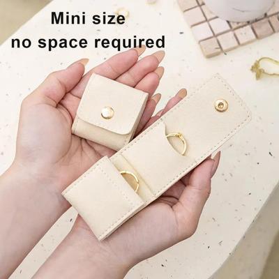 Creazione di gioielli e bijoux – Portagioie ed espositori per gioielli