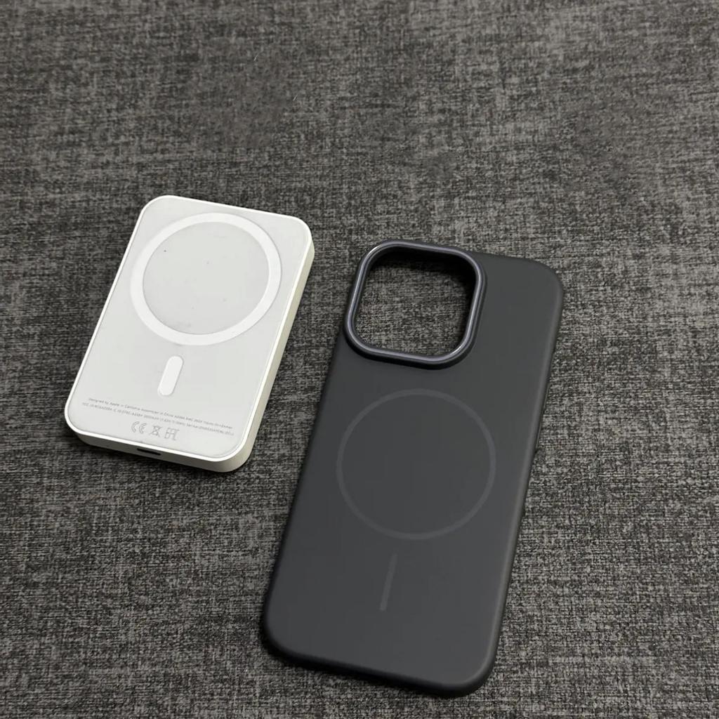 Magnetic ultra-thin matte hard shell is suitable for Apple 11promax mobile phone case iPhone11Pro simple 11pro.