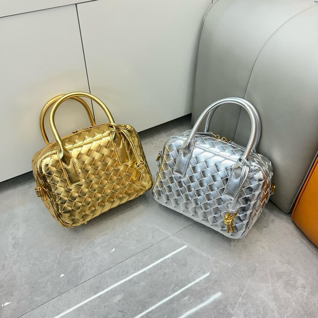 2025 Cross-border leather woven bowling bag, foreign trade explosion, cowhide small square bag, portable messenger shoulder bag, female