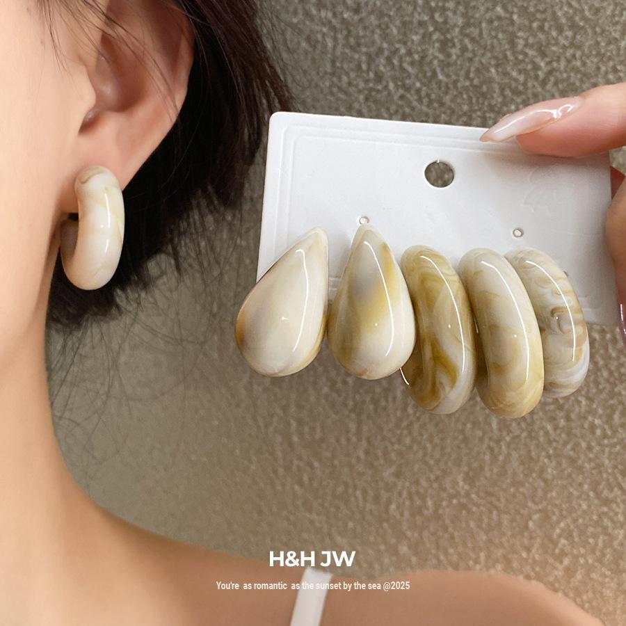 Steel Needle Acrylic Smudge C-shaped Stud Earrings Fashionable Retro Simple Versatile Earrings Niche High-end Earrings