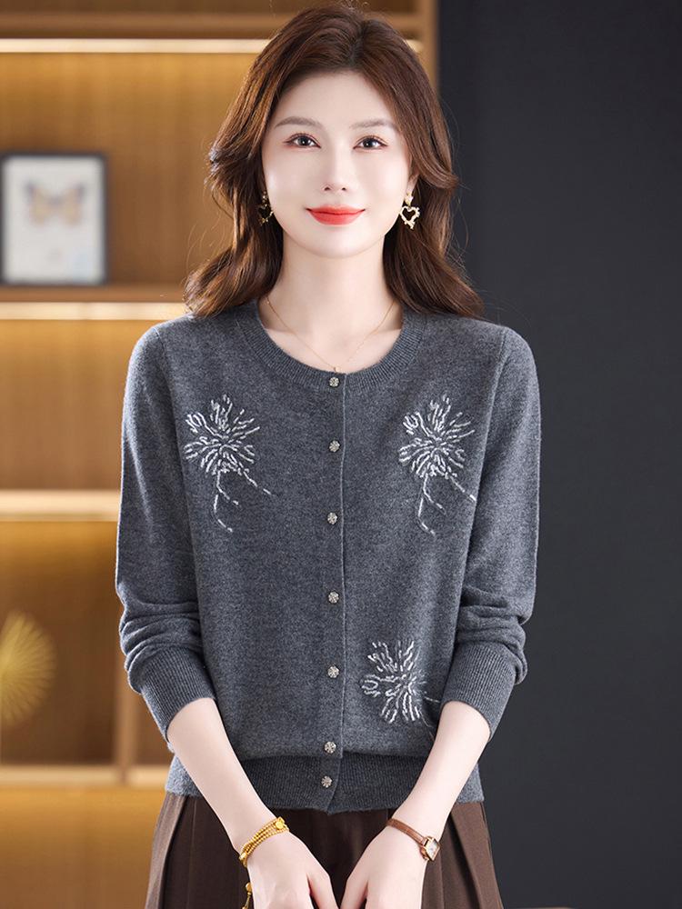 2025 Women's Luxury Wool Cardigan Sweater: Elegant Wear for Middle-Aged & Elderly