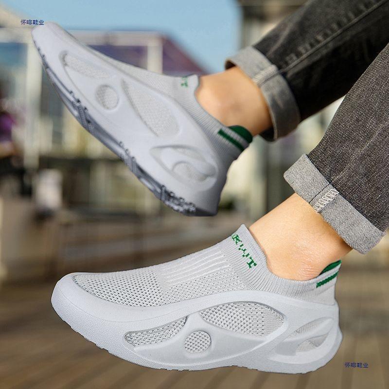 Socks and Shoes New Spring and Summer Breathable Mesh Fly-woven One-pedal Soft-soled Versatile Casual Sports Shoes Couple