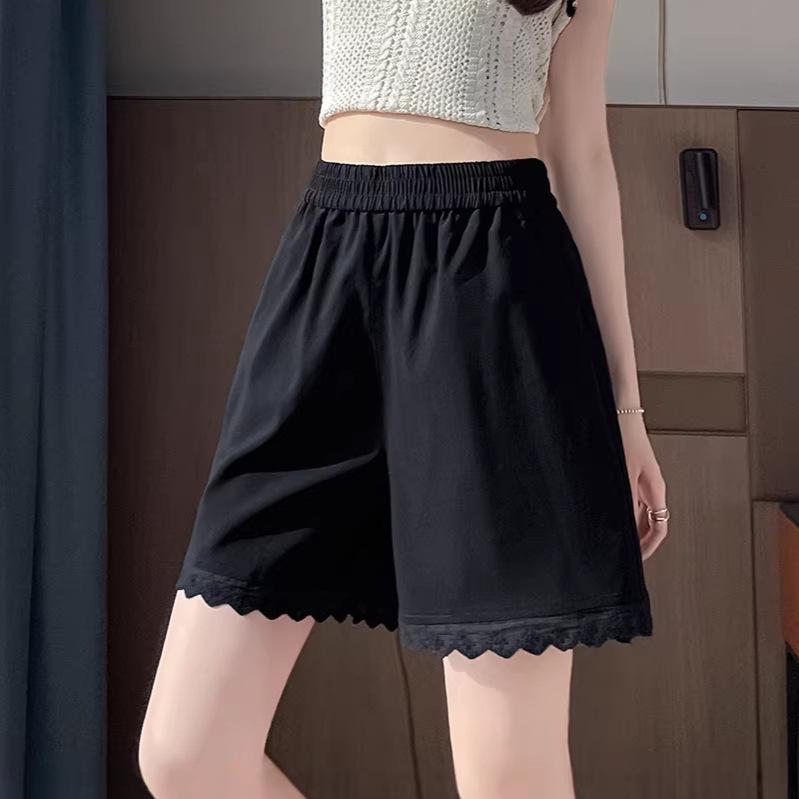 2026 Spring/Summer Women's Black & White Lace Patchwork A-line Elastic Waist Slimming Casual Hot Pants