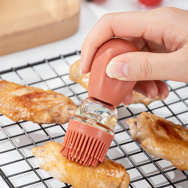 Silicone Oil Brush Bottle with Integrated Brush Head and Measurable Atomizing Sprayer