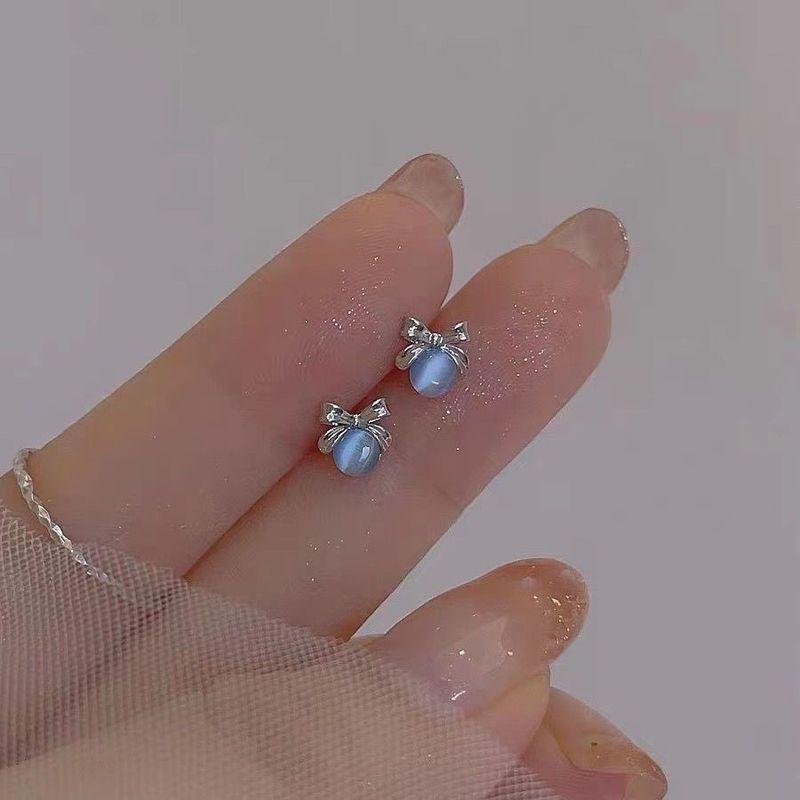 

Серия «Звездное небо» ~ Мини-серьги-пусеты с голубым цирконом для женщин, нишевый стиль, классные, максимально простые для сочетания, минимализм, аквамариновые серьги для женщин Blue Bows stud earrings [Silver Needle]]