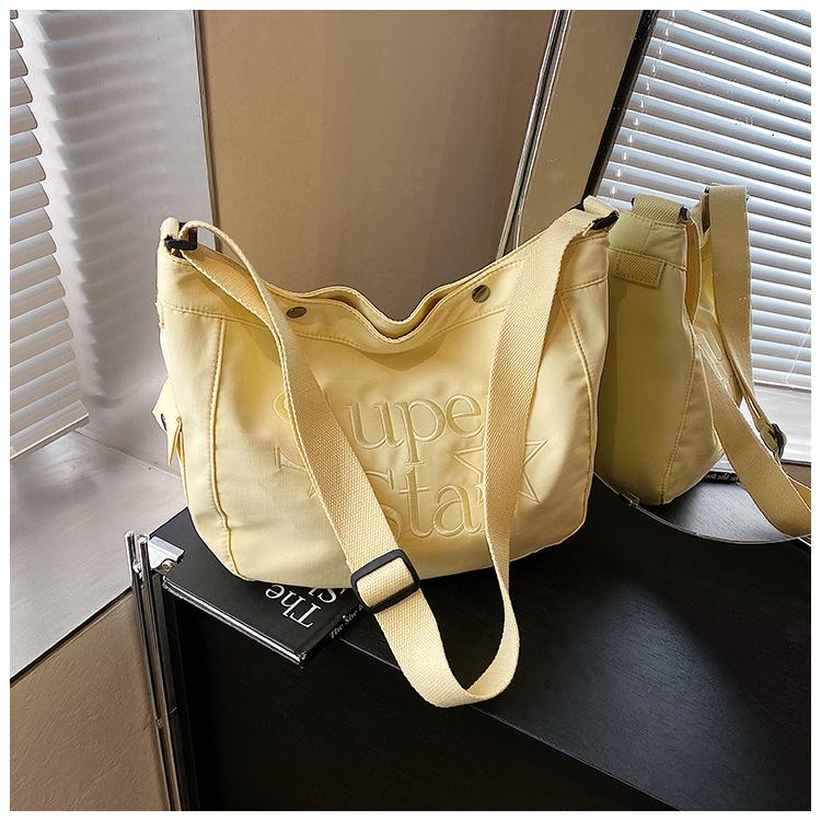 Neue Pendler-Mode-Tasche Achselhöhle Lässig Frühling Knödeltasche Große Kapazität Ein Schulter Trend Tragetasche