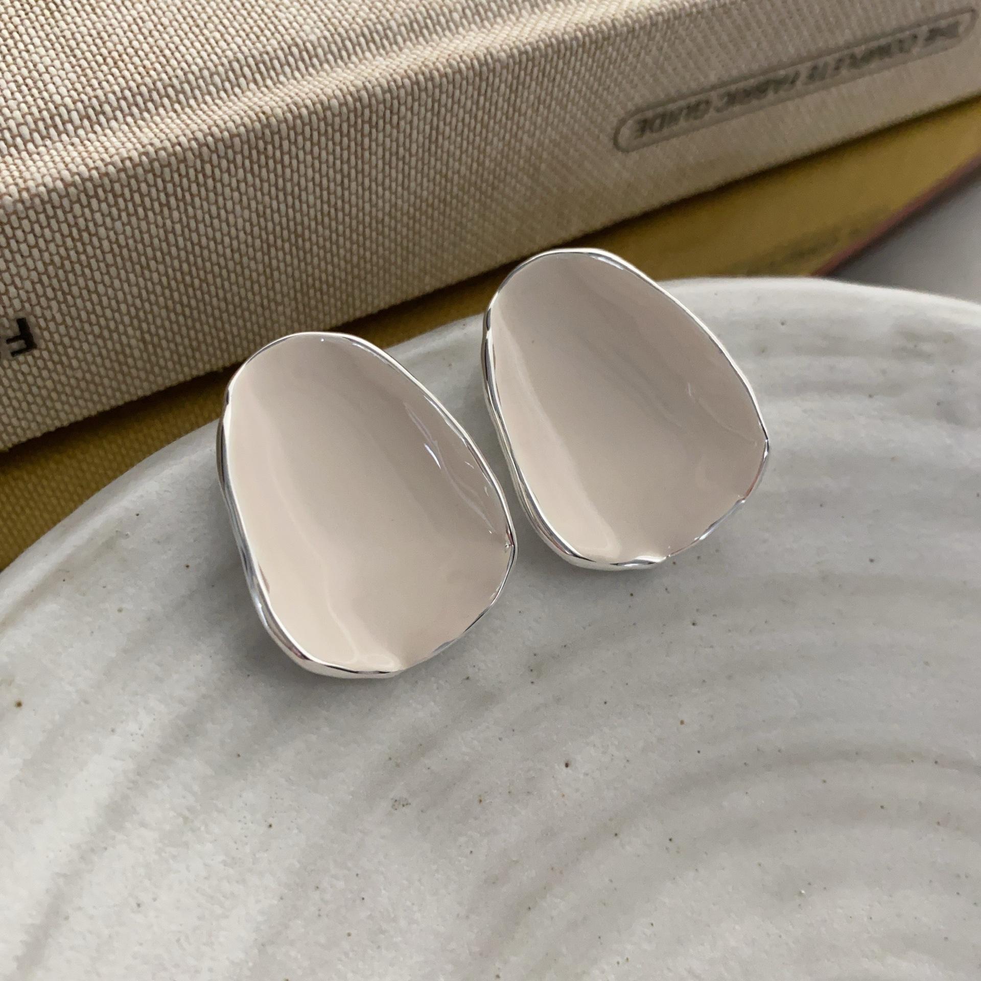 

Retro oil dripping irregular earrings women s temperament stud earrings niche high-end spring and summer new products versatile earrings earrings