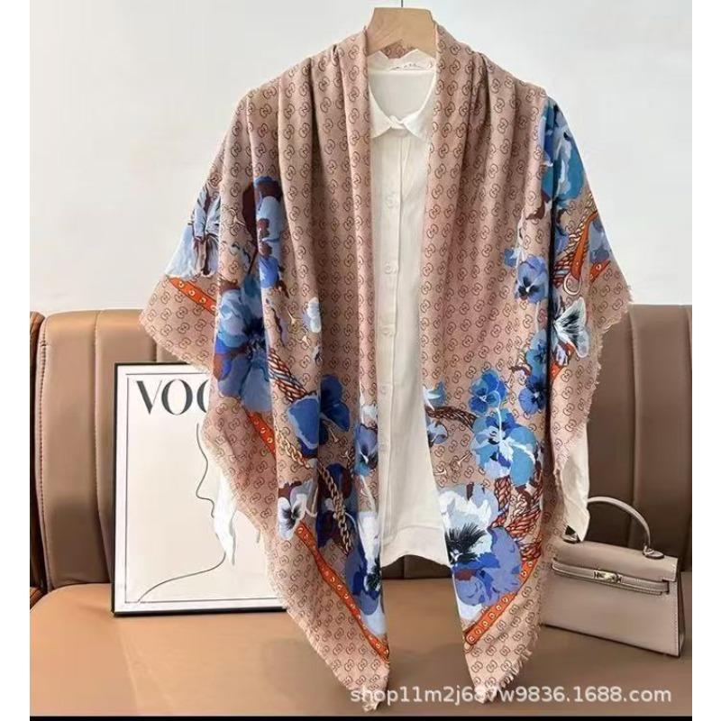 Classic Chain Decor Printed Women S Elegant Versatile Fashion Square Scarf