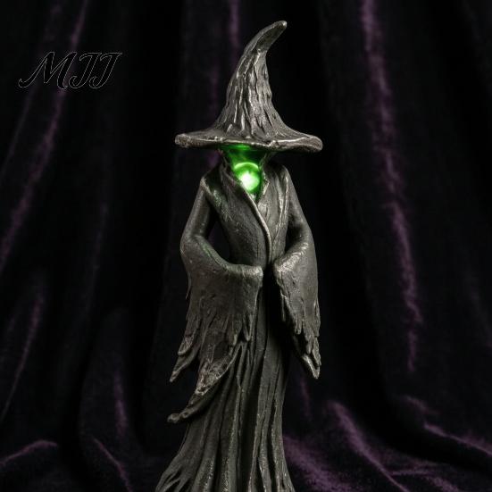 Spooky Resin Statue Halloween Witch Statue, LED Light Up Gothic Figurine, Mysterious Party Decoration Dark Fantasy Sculpture for Desktop Bookshelf