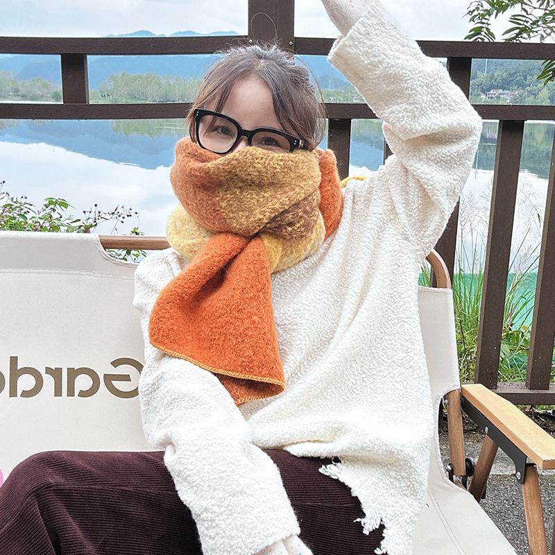 High-end niche scarf women's autumn and winter rainbow-colored knitted shawl thickened warm contrasting color design scarf