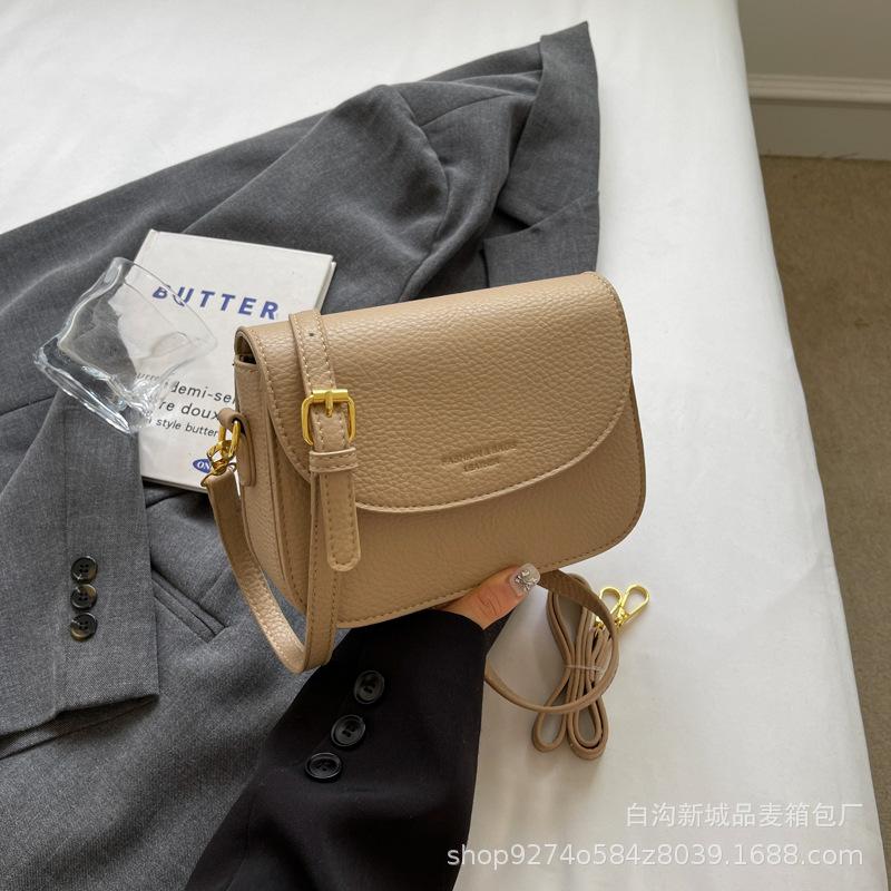 

High-end and versatile lychee pattern fashion small bag women s 2025 new temperament shoulder bag foreign style crossbody small square bag хаки