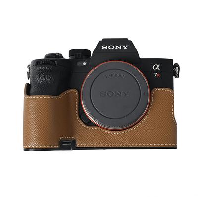 Pour Sony A7R5 Étui Demi-Boîtier en Cuir PU pour Appareil Photo A7R V Imprimé Paume Ouverture Basse Housse de Sac