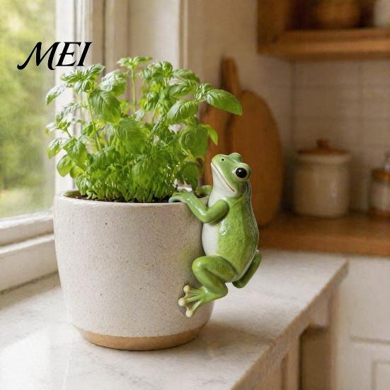 Pastoral Style Patio Ornament Planter Climber Frog Statue, Realistic Resin Animal Ornament, Waterproof Weather Resistant Garden Art Figurine