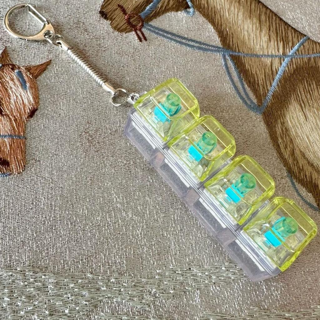 LED Fidget კლავიატურის თავსახური სათამაშო - კრისტალური კლიკერი სენსორული სათამაშო სტრესის მოსახსნელად კლავიატურის საკიდი Fidget გაჯეტი მოზრდილებისთვის ბავშვებისთვის