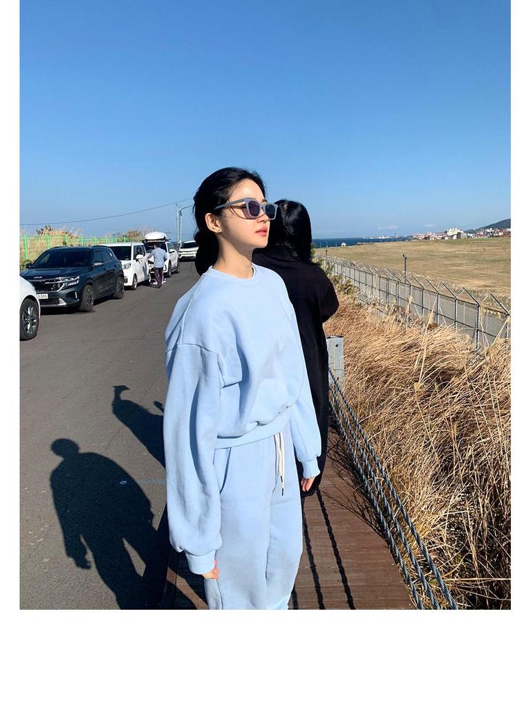 2025 Korean-Style Women’s Trendy Velvet Sweatshirt & Jogger Set – Comfy Casual Sportswear for Fall & Spring