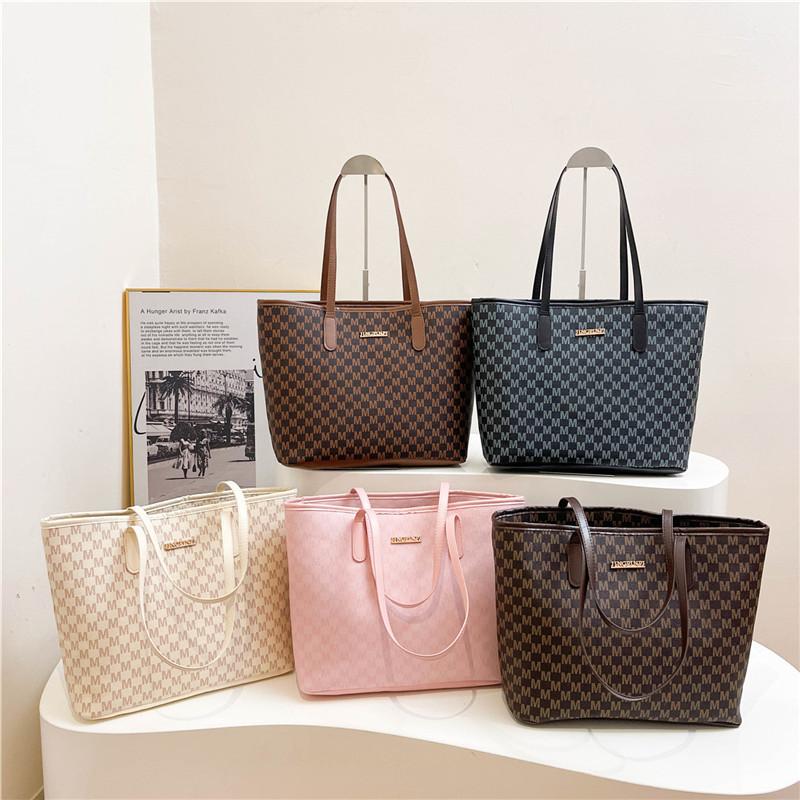 Urban Minimalist Pu Tote Bag For Women With Large Capacity And Zipper Closure For Daily Use