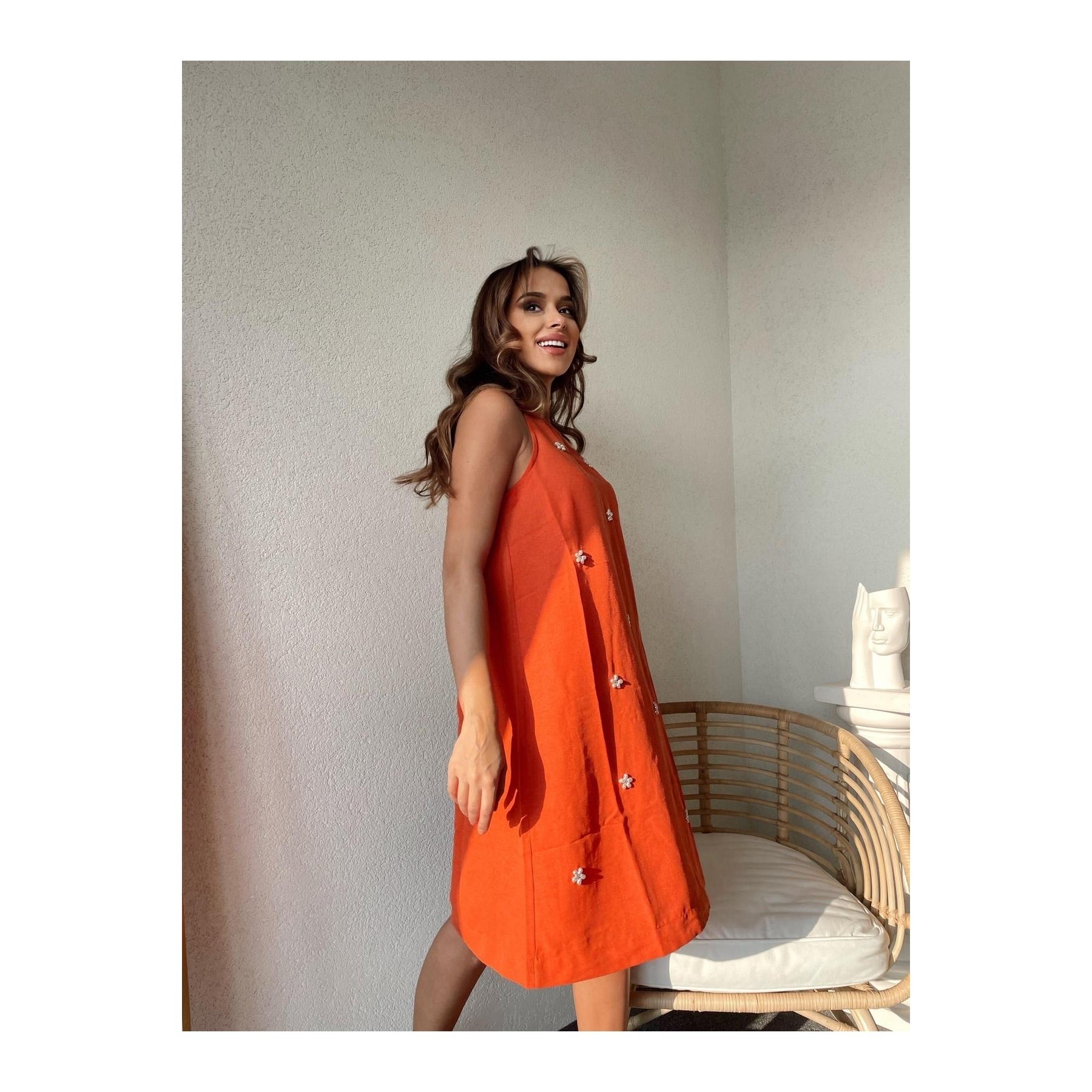 

Льняное платье трапециевидной формы с круглым вырезом Neqru и вышивкой жемчугом 22KMAKKE