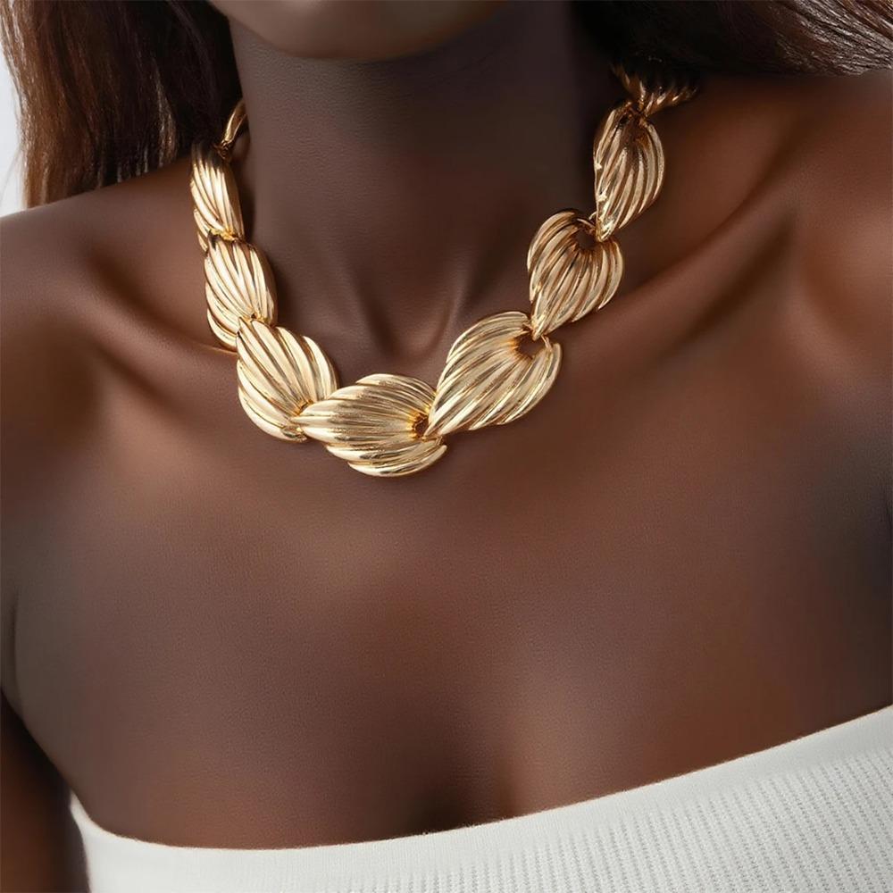 Fashion Exaggerated Neck Jewelry Punk Shell Clavicle Chain  Holiday