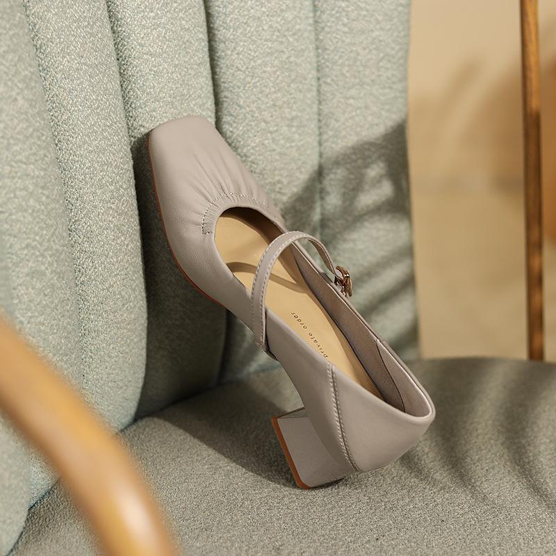 Sheepskin square head thick heel single shoes women's medium heel soft leather grandma shoes one-word buckle Mary Jane shoes spring and autumn