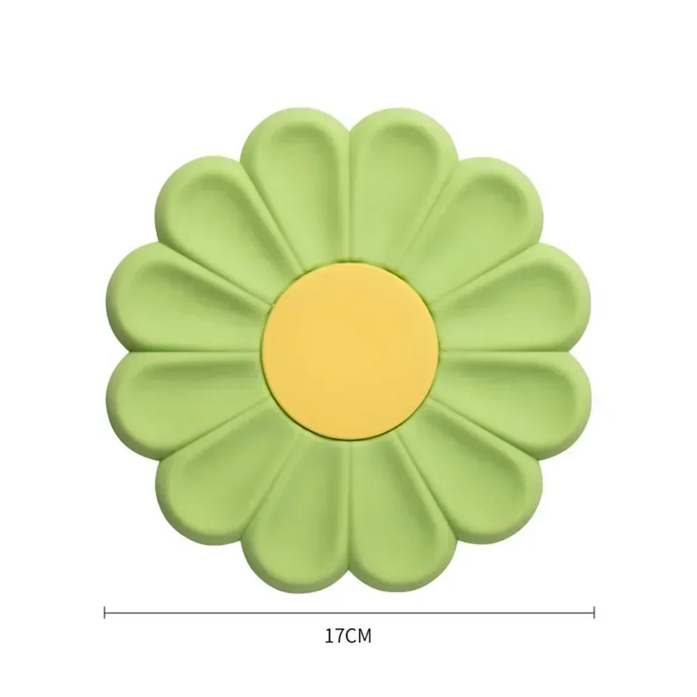 Silicone Coaster Colorful Daisy Shape Kitchen Table Heat Resistant Anti-scalding Mat Coaster Household Little Fresh Table Decor