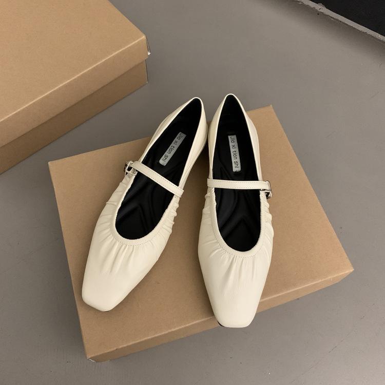 

Design sense niche one-word buckle shallow mouth single shoes women s 2024 new French soft sole pleated grandma ladyshoes women s shoes 40