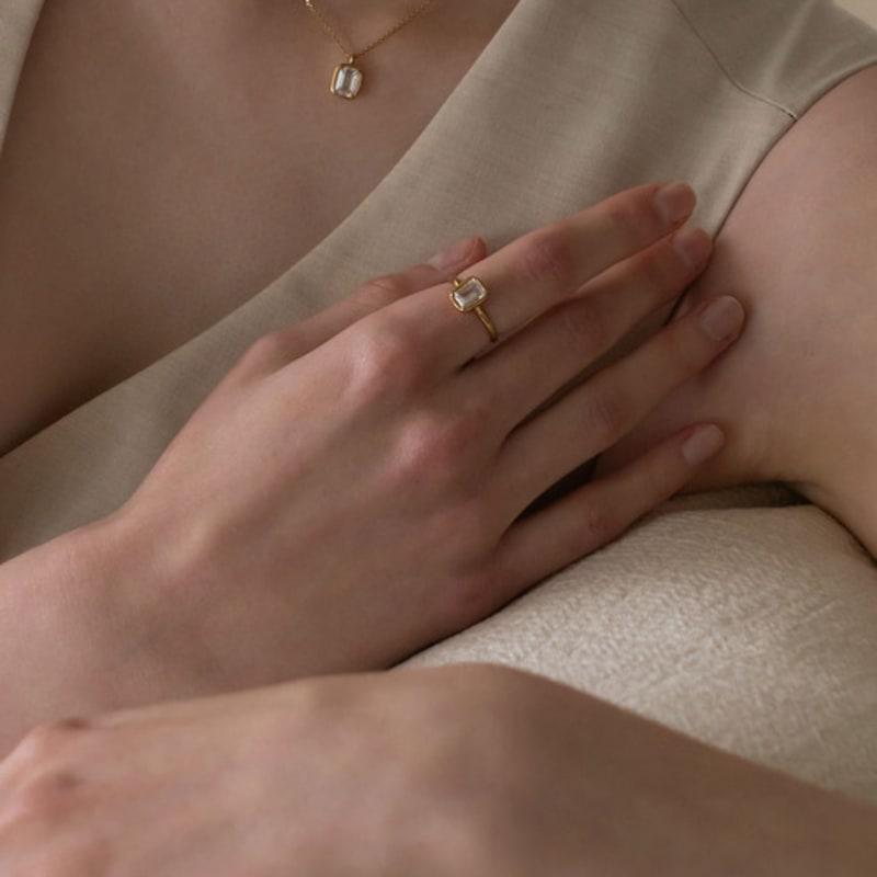 Aube de moi Classic Square Cubic Ring