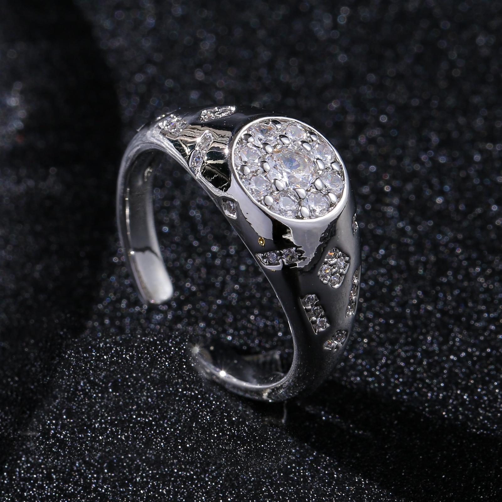 

Silvery & Golden Open Adjustable Ring with Round Pave Synthetic Zircon for Women Retro Trendy Statement Jewelry Gift resizable срібний