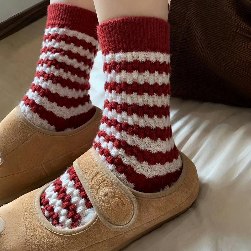 

Ladies Autumn and Winter Warm Trend This Year Festive Flocking Puppy Mahua Polka Dot Wool Red Tube Pile Socks 1 pair
