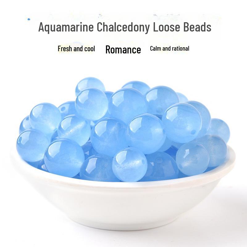 

Ожерелье и серьги с круглыми бусинами из аквамарина и халцедона — аксессуары для украшений ручной работы.