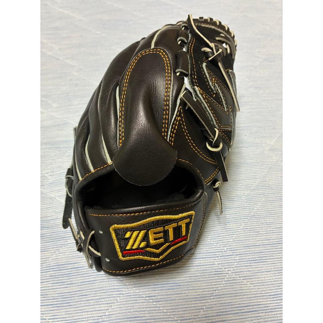 Used ZETT Prostatus Softball Glove for Pitchers, Right-handed Throwing