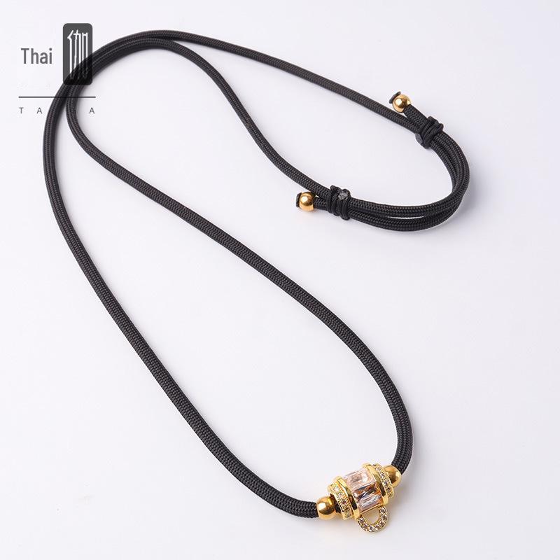 Amuletă Buddha Thailanda Lumină Aurie Lux Diamant Șnur Cordon – Colier Ajustabil