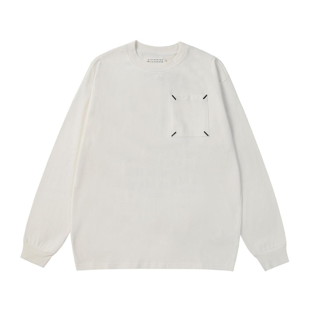 Tricou cu mânecă lungă și guler rotund MM6 Maison Margiela cu număr pe spate pe patru colțuri pentru Toamnă/Iarnă. Strat de bază lejer pentru cupluri.